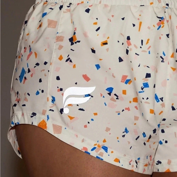 Fabletics Full Speed Mid-Rise Run Short EUC Size S - Picture 2 of 6